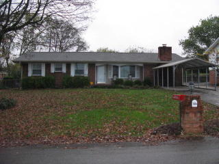 1704 Greenhills Dr, Hixson, TN 37343-4928