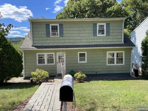 14 Garden Ave, Paterson, NJ 07506-1518