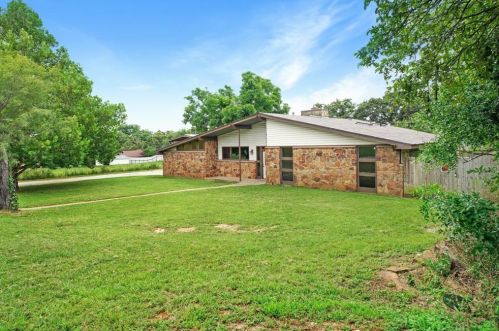 201 32nd St, Mineral Wells, TX 76067-2205
