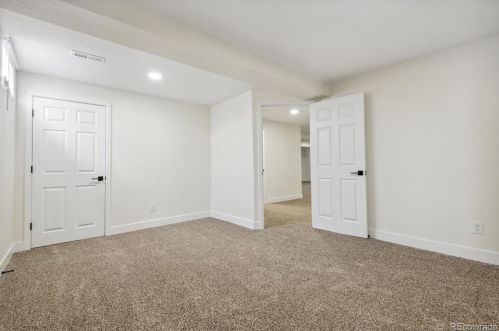 5501 Chandler Ct, Denver CO  80239-4934 exterior