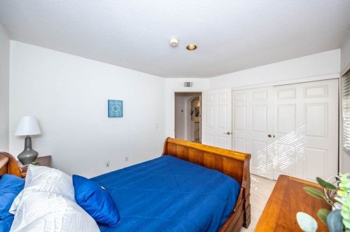 7551 Hollow Oak Rd, Anaheim CA  92808-1429 exterior