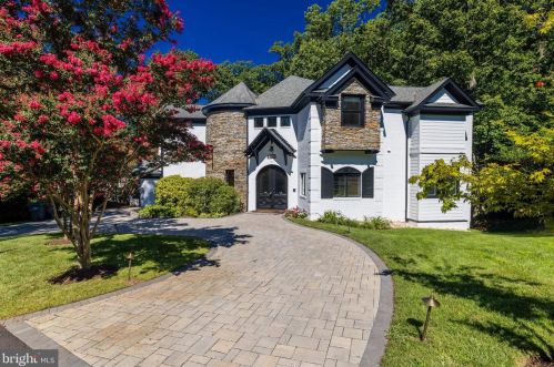 3044 Hazelton St, Falls Church, VA 22044-1715