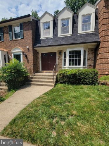 9050 Gavelwood Ct, Springfield VA  22153-1125 exterior