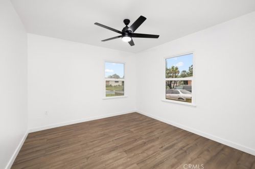 11609 Atkinson Ave, Hawthorne CA  90250-1827 exterior