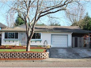 1302 Adams St, Lafayette, OR 97127-9140