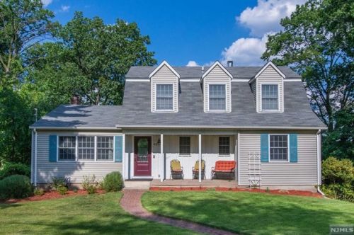 42 Sturr St, Paterson, NJ 07508-2845