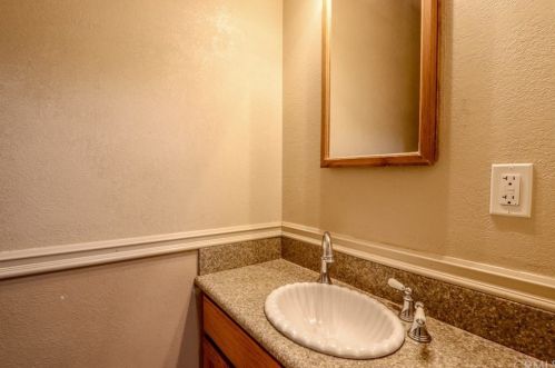 320 Ash St, Anaheim CA  92805-4315 exterior