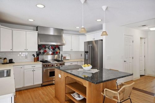 1471 Eleanor Ave, Saint Paul MN  55116-2234 exterior
