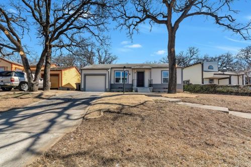 2217 Sturges Dr, Fort Worth TX  76112-3816 exterior