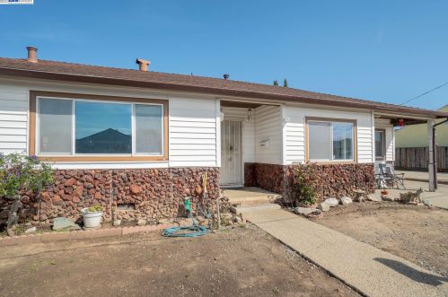 32410 Dearborn St, Hayward, CA 94544-8208