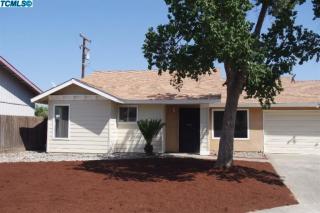1526 Bollinger Ct, Visalia, CA 93277-3910