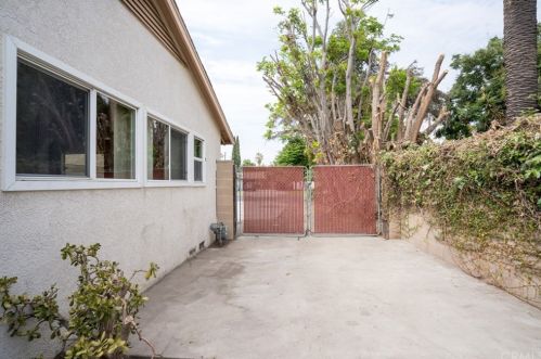 2106 Beacon Ave, Anaheim CA  92804-4408 exterior