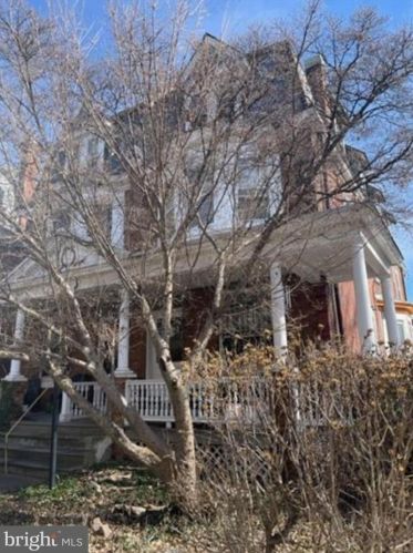 421 44th St, Philadelphia, PA 19104-3980