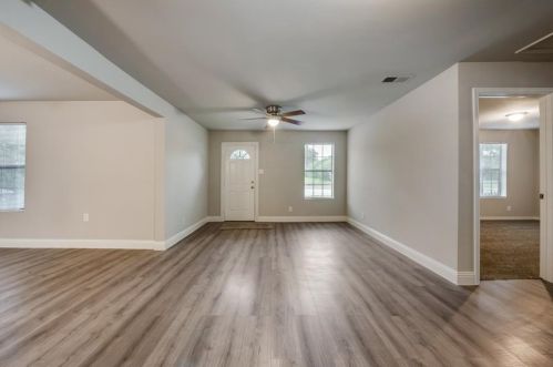 2732 Stark St, Fort Worth TX  76112-6555 exterior