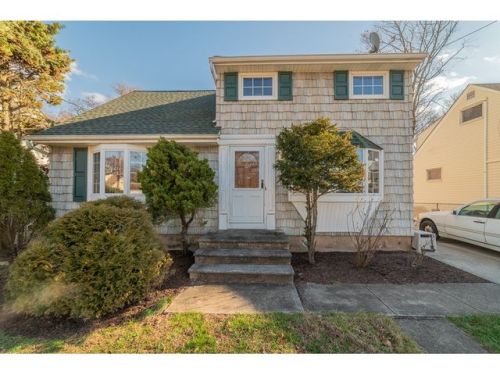 96 Inman Ave, Avenel, NJ 07001-1527