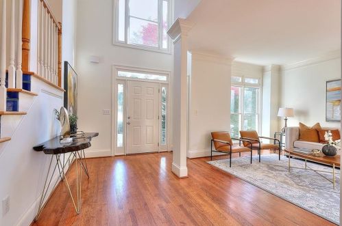 4086 Haverhill Dr, Atlanta GA  30342-3818 exterior
