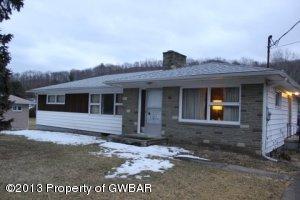 495 Carverton Rd, Pittston, PA 18644-9359