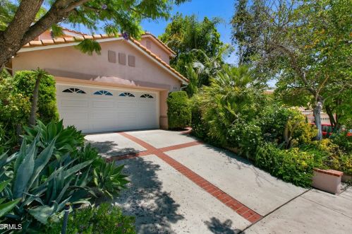 838 Calle La Primavera, Glendale, CA 91208-3027