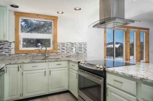 315 Chipmunk Cir, Silverthorne CO 80498-9205 exterior