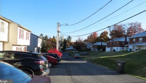 392 Jessamine Ave, Harrisburg, PA 17113-2467