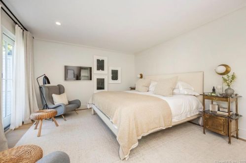 124 Havemeyer Pl, Greenwich CT  06830-6332 exterior
