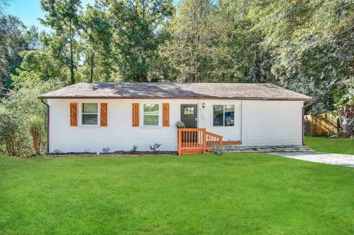 3590 Collier Dr, Atlanta GA  30331-1530 exterior
