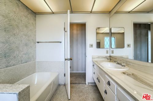 1115 Harvard St, Glendale CA  91205-4626 exterior