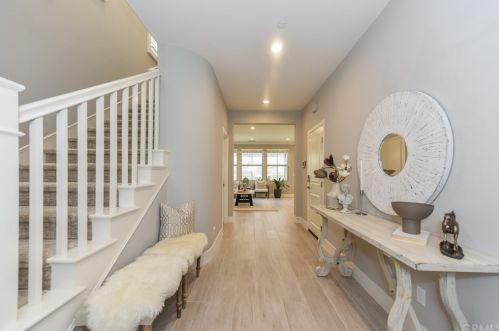 32 Larkfield, Irvine, CA 92620-2140