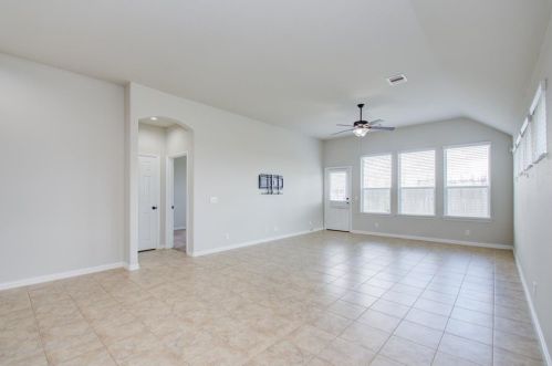 5611 Jay Thrush Dr, Richmond TX 77407 exterior