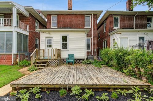 1743 Monroe St, York, PA 17404-5427