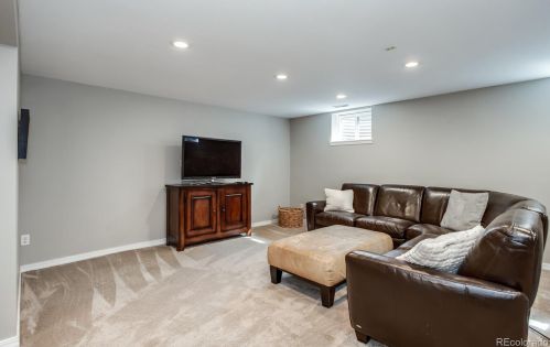 7984 Willow Ct, Englewood CO 80112-2742 exterior