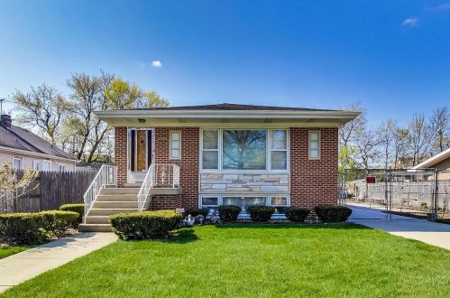 2571 Suffield St, Des Plaines, IL 60016-4831
