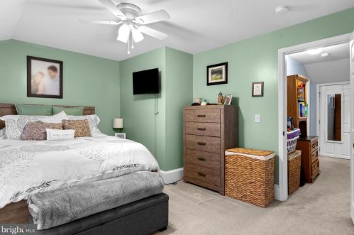 324 Walnut St, Lancaster PA  17602-2438 exterior