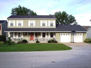 613 18th St, Silvis, IL 61282-1710