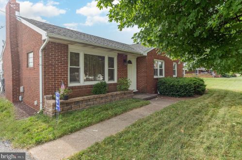 3275 Susquehanna Trl, York, PA 17406-9736
