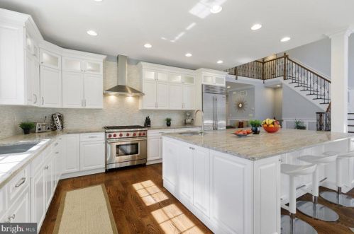 199 Snowden Ln, Princeton NJ 08540-3629 exterior