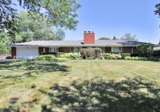 401 Rollwind Rd, Glenview, IL 60025-5142