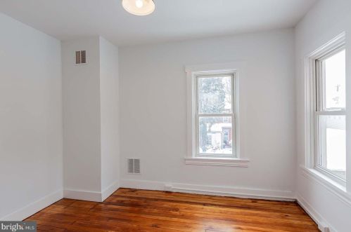 535 Strawberry St, Lancaster PA  17602-4466 exterior