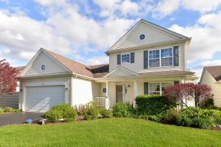 702 Ponds Ct, Oswego, IL 60543-8273