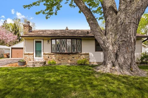 2329 Cedar Ave, Saint Paul MN  55110-4430 exterior