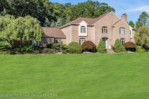 26 Dora Ln, Holmdel Village, NJ 07733-1671