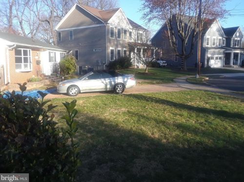 1929 Fisher Ct, Falls Church, VA 22043-1227
