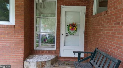32 Pendle Ct, Berkeley Springs WV  25411-3242 exterior