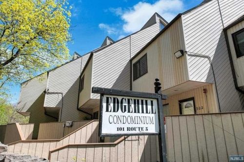 1112 River Rd, Edgewater, NJ 07020-1314