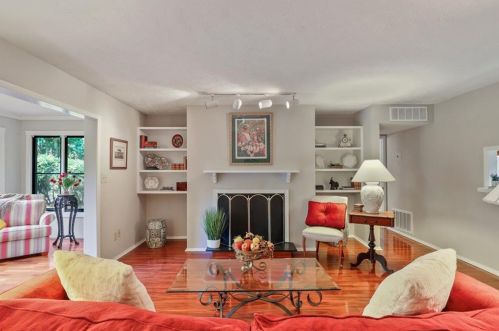 401 Smokerise Cir, Marietta, GA 30067-5480