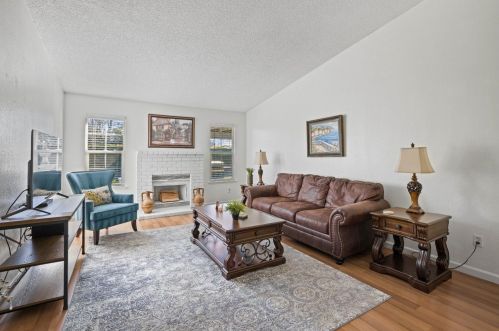 5914 Sassy Ct, Citrus Heights, CA 95621-3450