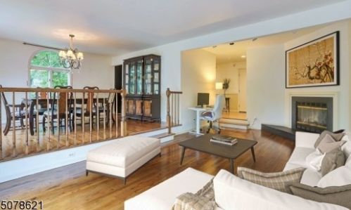 12 Meadowview Ln, Berkeley Heights, NJ 07922-1369