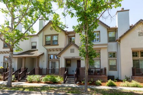 345 Pacific Dr, Mountain View, CA 94043-5248