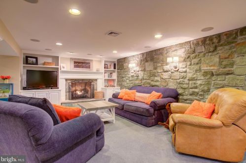 1853 Rockvale Rd, Lancaster PA  17602-1315 exterior