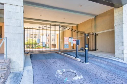 390 17th St, Atlanta GA  30363-2000 exterior